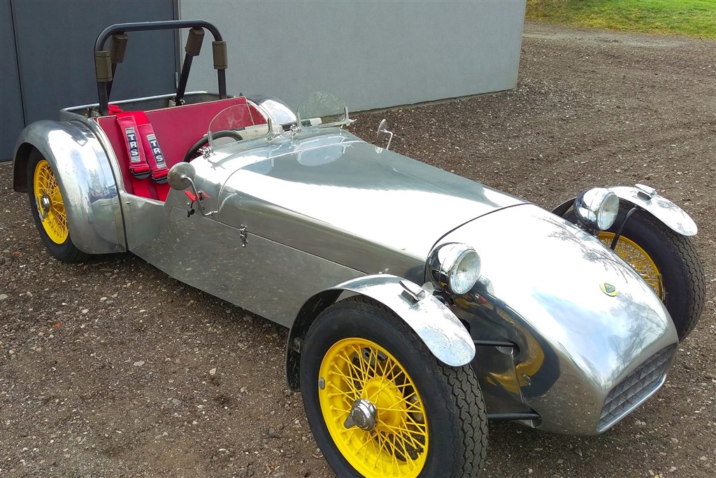 Sidste år vandt han klassesejr i en Triumph TR5, i år kommer Mads Nygaard fra Vejle i en Lotus Seven S1 fra 1960
(Foto: Privat foto)